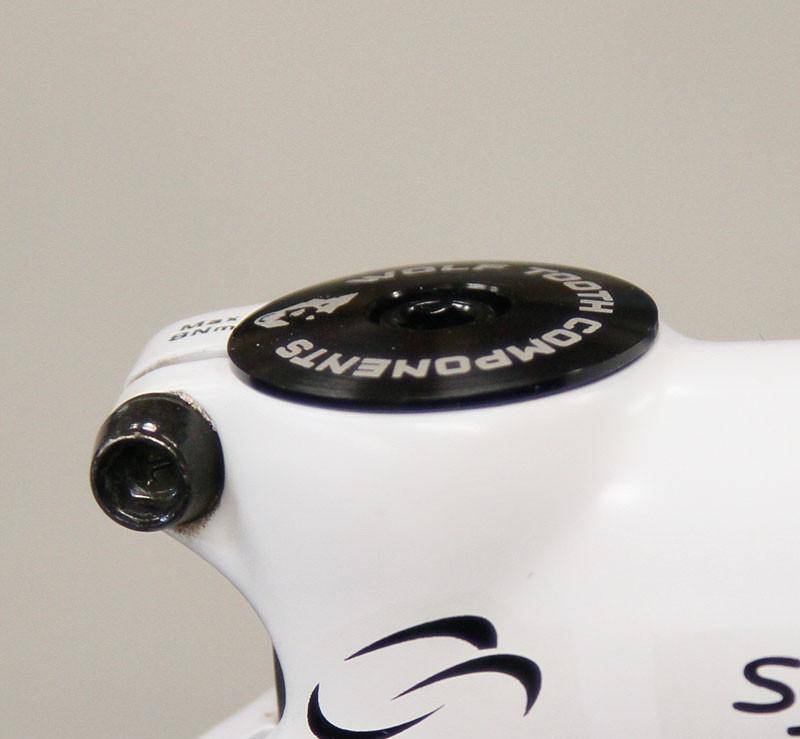 Ultralight Stem Cap and Bolt - Wolf Tooth Components