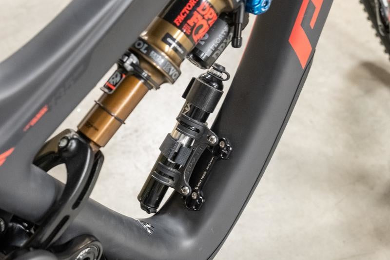 B-RAD Bottle Shift - Wolf Tooth Components