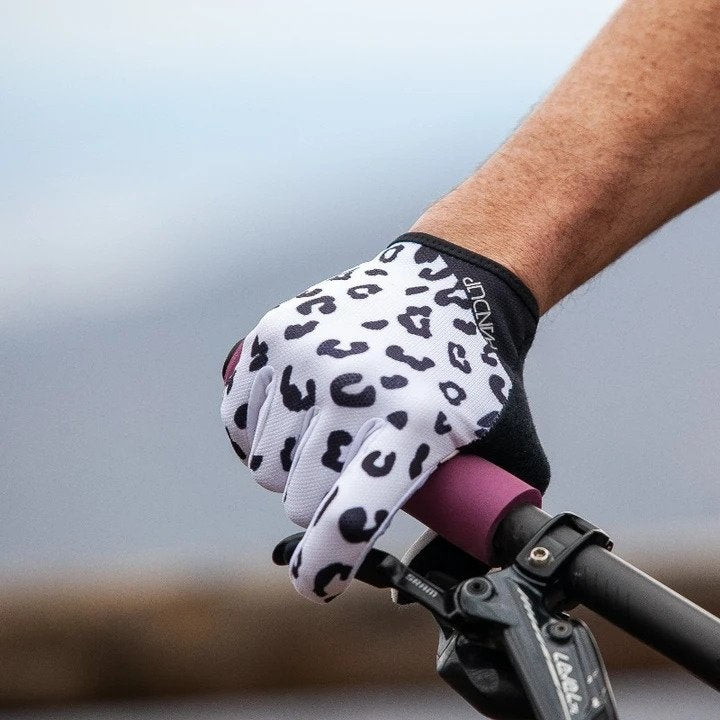 Gloves - White Leopard - Handup