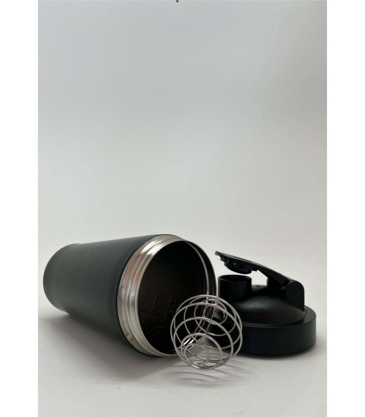 UNUSUAL SHAKER BLACK & BLACK 750ML